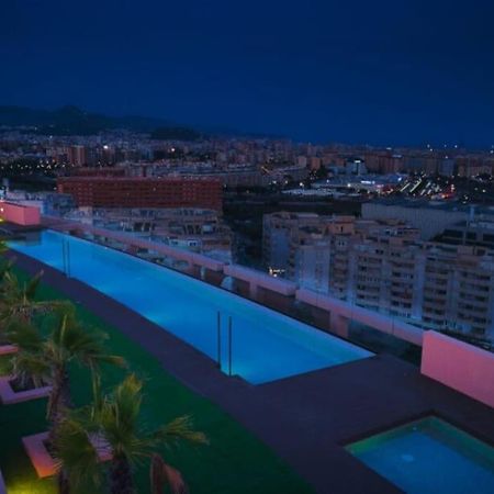Precioso Alojamiento En La Mejor Zona De Malaga Bagian luar foto
