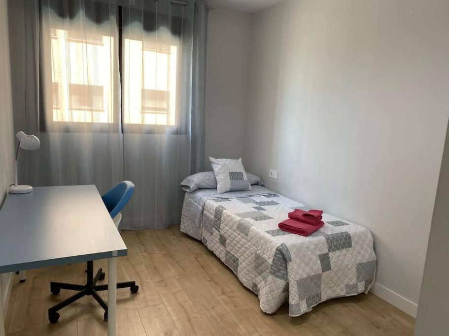 Precioso Alojamiento En La Mejor Zona De Malaga Bagian luar foto